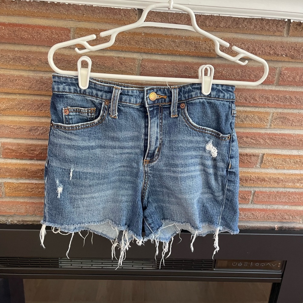 Universal thread medium wash size 4 jean shorts